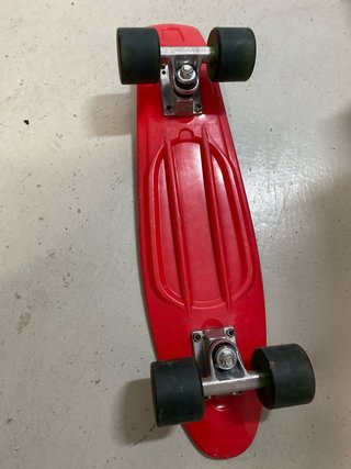 Monopatín rojo
