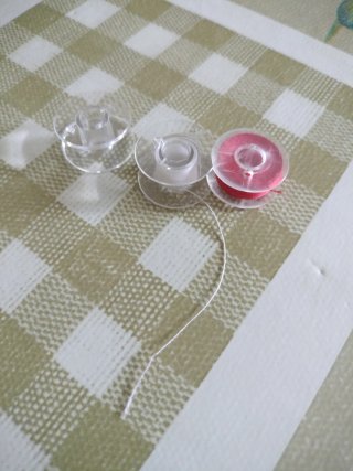 Canillas de plástico para máquina de coser
