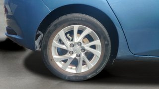 Toyota Auris 1.8 Hybrid Active 100 kW (136 CV)