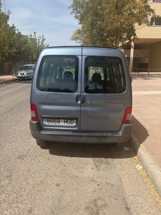 Peugeot Partner 2011