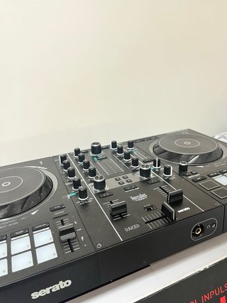 Mesa DJ Hercules Impulse 500 +2 Altavoces+Tripodes
