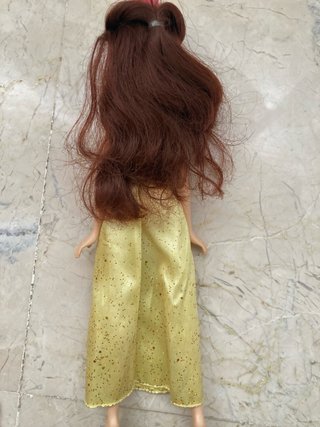 Muñeca Disney Princesa Bella Vestido Amarillo