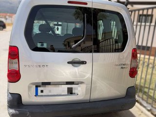 PEUGEOT partner