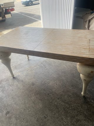 Mesa de comedor rústica de madera