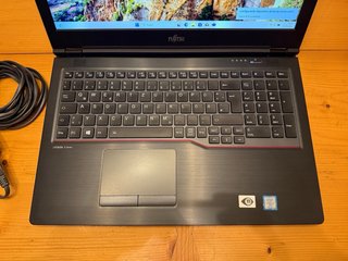 Portátil Fujitsu 15” Intel Core i7 16GB RAM