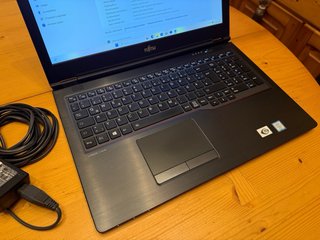 Portátil Fujitsu 15” Intel Core i7 16GB RAM