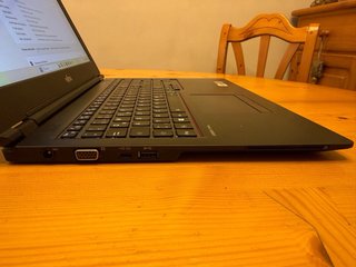 Portátil Fujitsu 15” Intel Core i7 16GB RAM