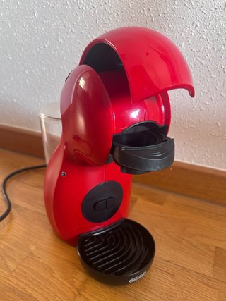 Macchina da caffè Dolce Gusto DeLonghi rossa
