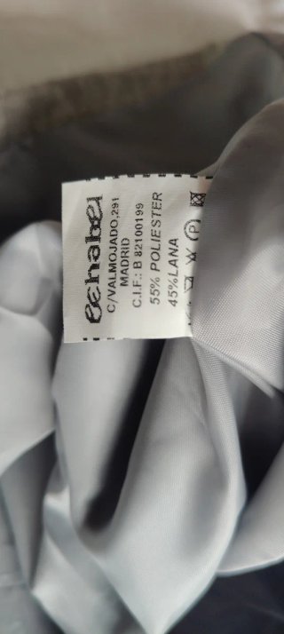 Conjunto dos piezas gris manga corta y falda