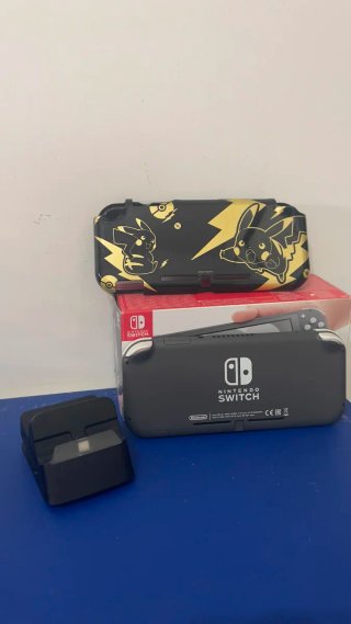 Nintendo Switch Lite + Animal Crossing yMariokart8