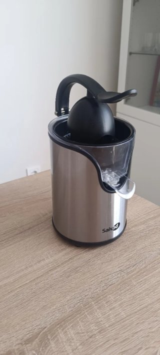 Exprimidor eléctrico