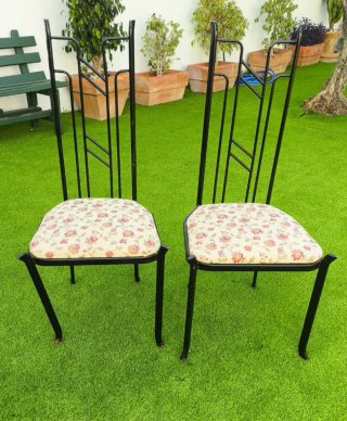 Juego de 2 sillas metálicas con estampado floral