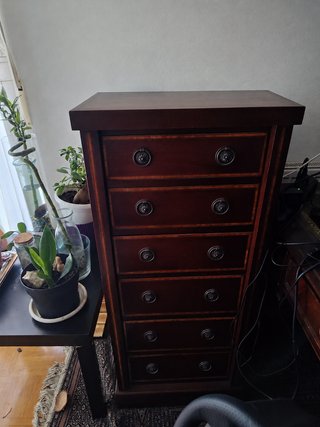Cómoda de madera caoba