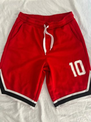 Pantalones cortos deportivos rojos