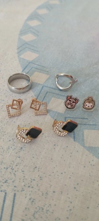 Pack de pendientes y anillos