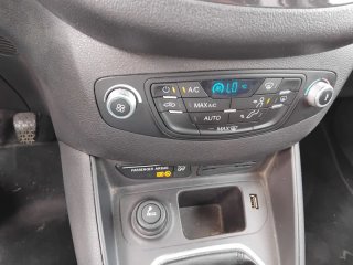 SIN ENTRADA! Ford Tourneo Courier GASOLINA
