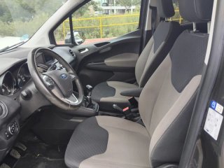 SIN ENTRADA! Ford Tourneo Courier GASOLINA