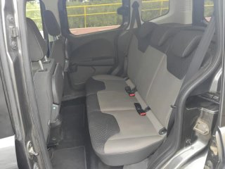SIN ENTRADA! Ford Tourneo Courier GASOLINA