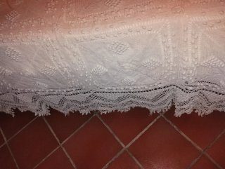Antichità: Copriletto matrimoniale fatto a mano