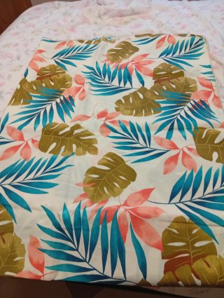 Cortinas con estampado tropical