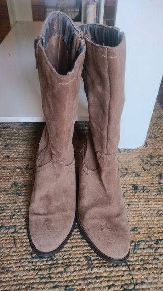 Botas altas tacón marrón Camel. Talla 38