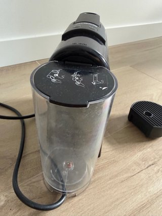 Cafetera Nespresso De Longhi  Essenza Mini
