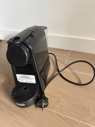 Cafetera Nespresso De Longhi  Essenza Mini