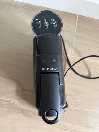 Cafetera Nespresso De Longhi  Essenza Mini