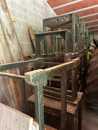 Pupitre antiguo madera sin restaurar