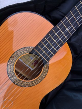 Guitarra Clásica con Funda