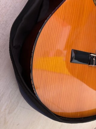 Guitarra Clásica con Funda