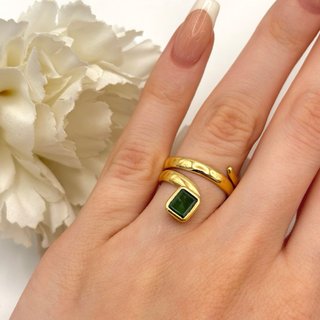 Anillo oro 18kt con esmeralda