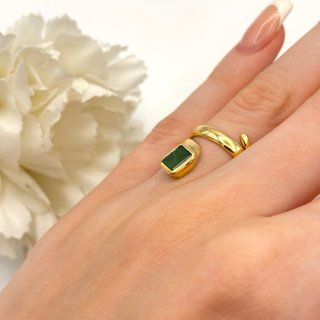 Anillo oro 18kt con esmeralda