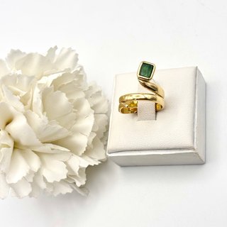 Anillo oro 18kt con esmeralda