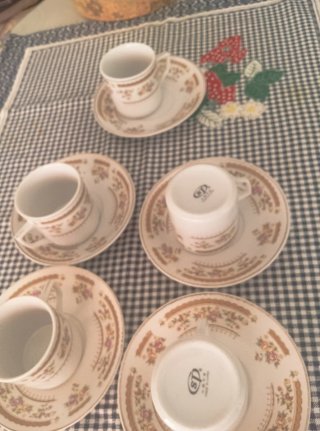 Juego de café/té antiguo 5Tazas y 5 Platos, porcel