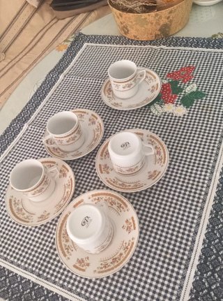 Juego de café/té antiguo 5Tazas y 5 Platos, porcel