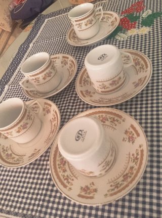 Juego de café/té antiguo 5Tazas y 5 Platos, porcel