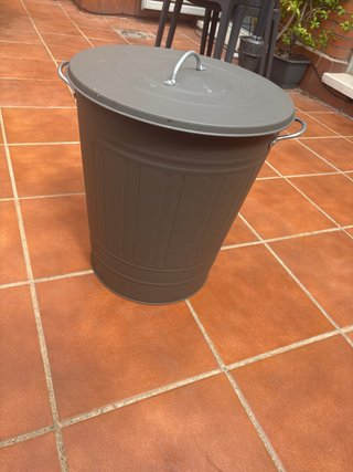 Cubo metálico IKEA KNODD gris 40lts.
