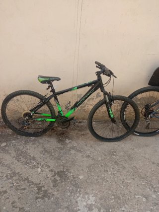 Bicicleta Monty KY8 Negra y Verde