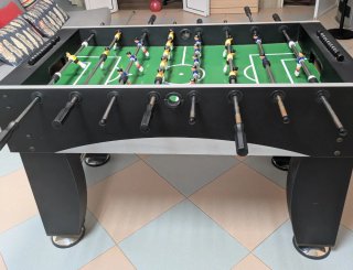 Futbolín grande de madera