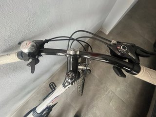 Bicicleta de Montaña BH Blanca