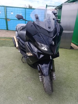 Gilera Nexus 500 Maxi Scooter