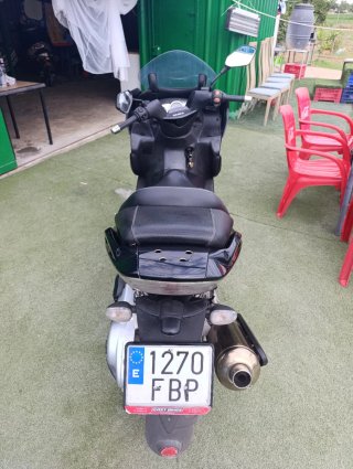 Gilera Nexus 500 Maxi Scooter