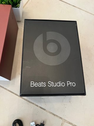 Cuffie Beats Studio Pro x Kim K. Marrone