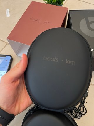 Cuffie Beats Studio Pro x Kim K. Marrone