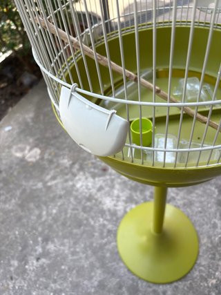 Jaula para pájaros con pie