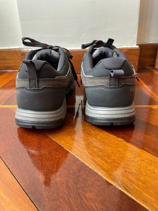Zapatillas Quechua trekking impermeables hombre