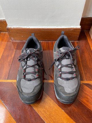 Zapatillas Quechua trekking impermeables hombre