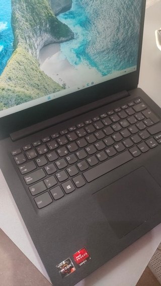 Lenovo Portátil Negro