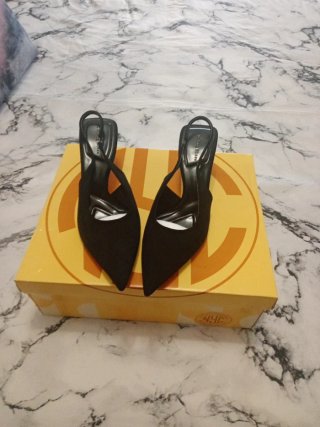 Zapatos de tacón negros
